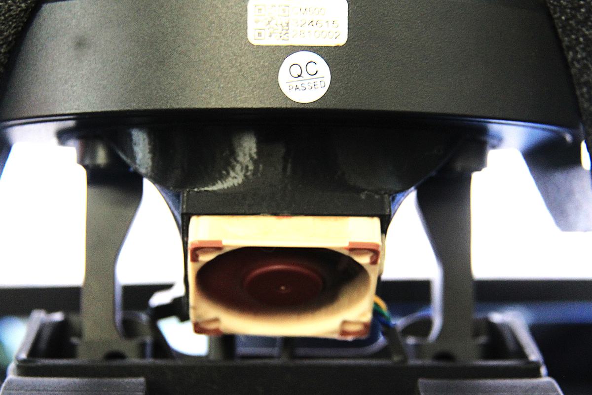 A Noctua fan fitted under the C5 in the printed shroud